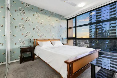 SODA Stylish 2-Bedroom Apartment with City View and Parking