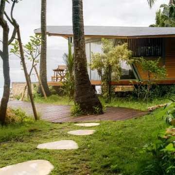 Kama Haven 鄰近阿杜海灘（Atuh Beach）的酒店