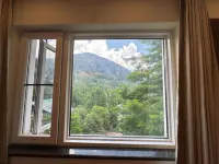 The Riviera Hotel Pahalgam - Mountain view