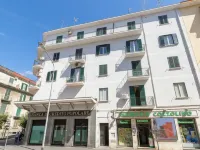 B&B Italia Hotels near House of Neptune and Amphitrite