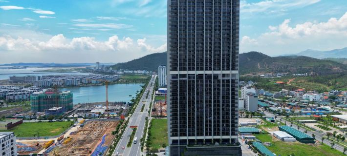 ICON 40 Ha Long - Luxury ApartHotel Hotels in Bai Chay