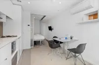 Urban Studio Retreat | Melbourne CBD Living - C27