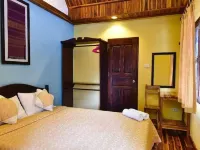 Pakam Guesthouse Hotels near Cross River Ferry