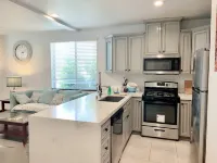 2BR Townhouse w/ 2-Car Garage & Private Terrace - parking