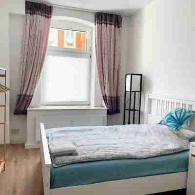 Düsseldorf Citycenter Cozy 2-Bedroom Apartment with Kitchen Others