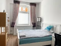 Düsseldorf Citycenter Cozy 2-Bedroom Apartment with Kitchen