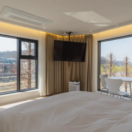 MHHOTEL 1HO Отели рядом с достопримечательностью «Парк Тага»