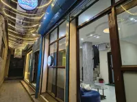 Funky Monkey Hotel Hostel and Apartment with Rooftop Bar - 3-Sterne