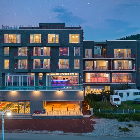 Apex Hotel