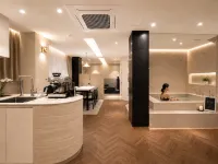 10min walk from Nampo-dong, 1 stop from Busan Stn, private jacuzzi, 5min walk from Stn, free parking - 2星級
