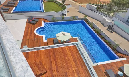 Sea Pearl Seaview Villas - Oriana Отели рядом с достопримечательностью «Морские пещеры-гроты Айя-Напы»