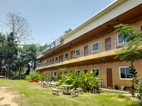 Jayzada Fang Resort Hotels in Fang