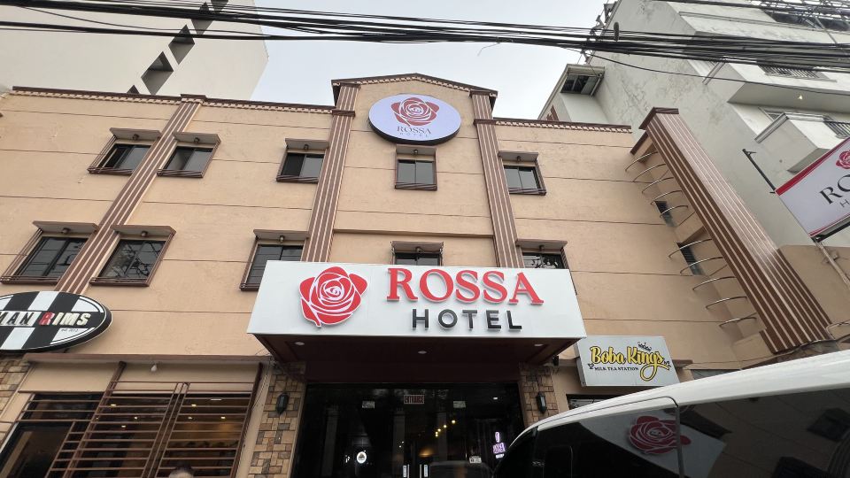 Rossa Hotel Clark near Airport