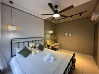 Chic Homestay with Mini Cafeteria at Gamuda Gardens Hotels in Rawang