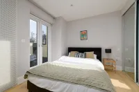 Spacious 3 Bedrooms in Cardiff Bay w/ Parking