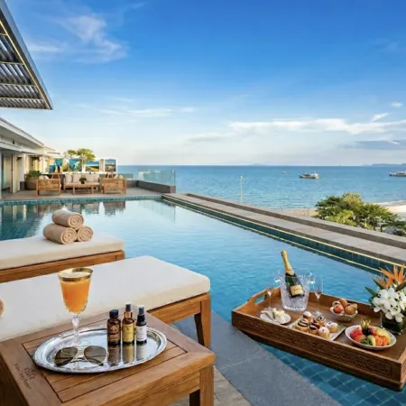 Dee and Sea Beach Jomtien Отели рядом с достопримечательностью «Кхао Чи Чан»