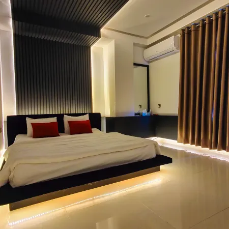 Modern Studio Apt | 15 mins to Airport | Fast WiFi
