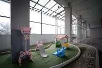 Seven Living Easton Park Residence Jatinangor - Kolam Renang