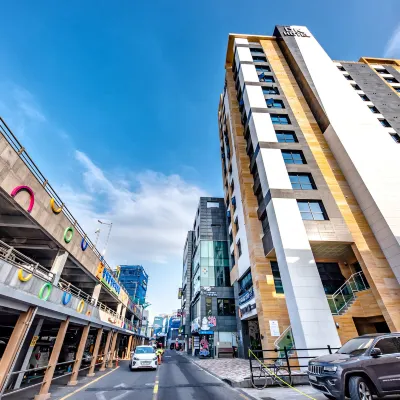 Jeju DK hotel Отели рядом с достопримечательностью «Храм Ёнхваса»