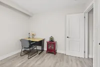 Private Room Downtown Toronto Queen Street Oasis - New