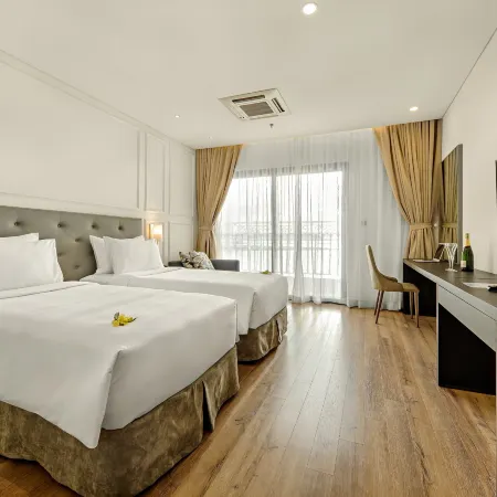 Luxury Hotel Da Nang - Bay Views & 24K Infinity Pool