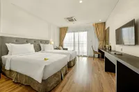Luxury Hotel Da Nang - Bay Views & 24K Infinity Pool - spa