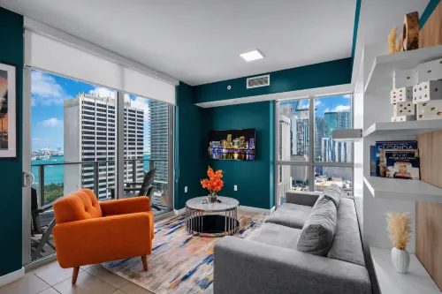 Miami Multi Million-Dollar Oceanfront View & Resort Amenities - bar