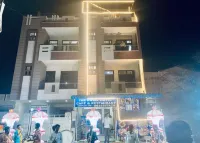 THE ROYAL HOTEL Hotels in 