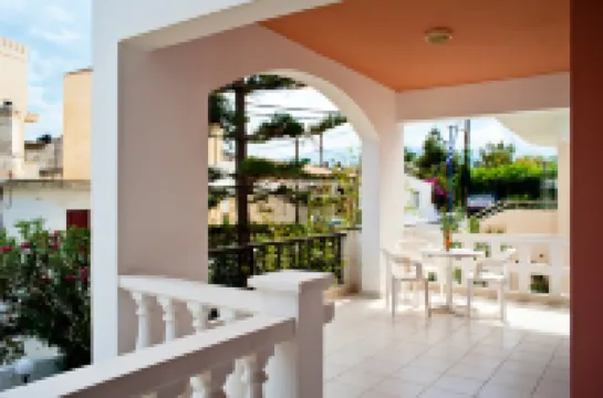 Captain Michalis Apartments - 750m from Kalamaki Beach