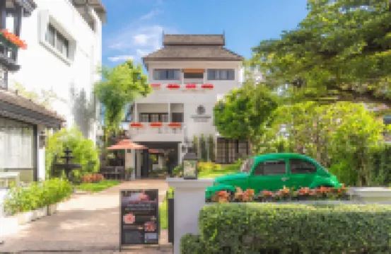 拉查曼卡花屋酒店