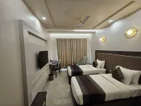 Hotel Abhinav International - parcheggio