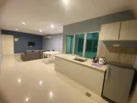 IRONMAN’S HOMESTAY @ MARINA ISLAND LAGUNA 2 - Ocean View