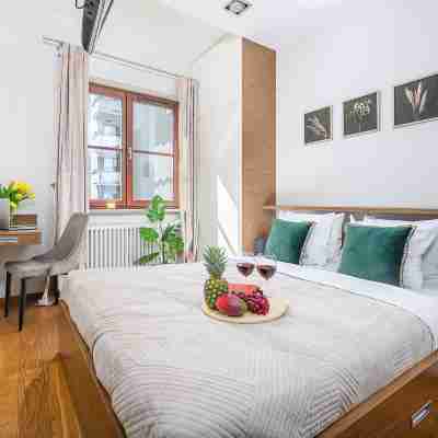 Lumina stylish apartment with parking Rooms