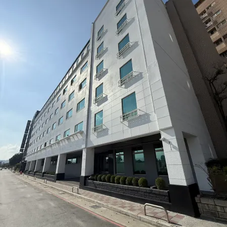 Hub Hotel Xintai Отели рядом с достопримечательностью «Guangfu Gong Temple»