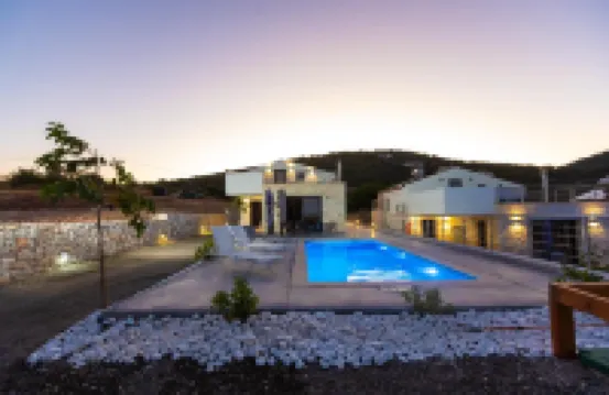 PIERRES BLANCHES WITH PRIVATE POOLS