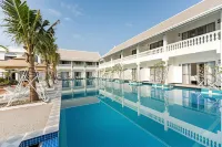 De Mani Hotel - สระว่ายน้ำแบบอินฟินิตี้