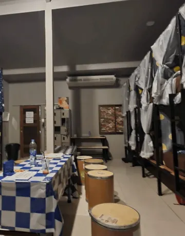 Bed In (Mixed Gender)