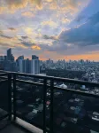 Executive Studio w/ Sunset View – Makati CBD