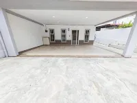 双层半独立式住宅｜邻近Gurney及海滩｜购物与本地美食轻松可达
