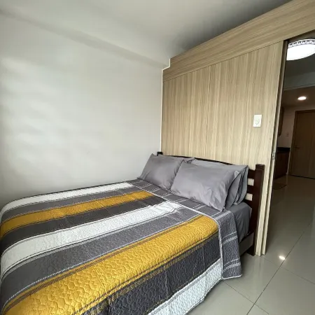 Cozy 1 BR unit @ Shore 1 Residences Mall of Asia