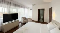 Makadam Hotel - 2-Star