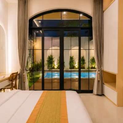Anuraga villa & rooftop bar Hotels near شلال الينغ الينغ