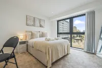 Luxury 2 Bedroom Apartment Near Slough Station | Balcony | - Condos
