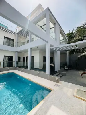 Oasis Pool Home - Villas