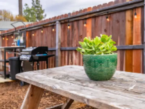 Urban Glamping Oasis: Comfort & Adventure Combined Hotels in Glendora