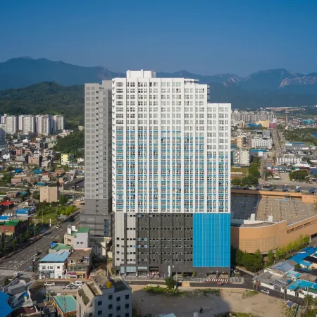 The Hotel Sokcho Отели рядом с достопримечательностью «Daepohang Port»