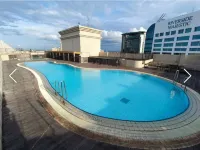 Riverbank Suites - River View Level 11, Sleeps 7 - สระว่ายน้ำบนดาดฟ้า