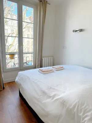 5 People Apt Centre Paris 3em in  Meslay Marais Hotels in Paris