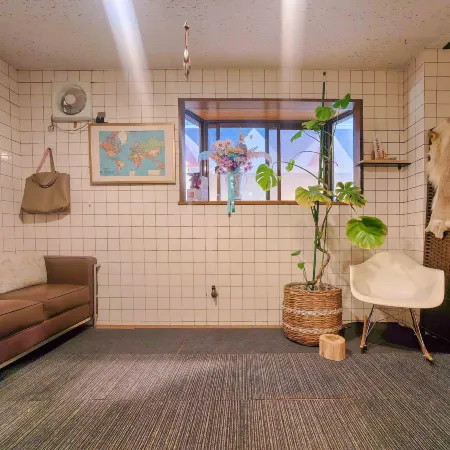 Private single room 2F with shared bath and toilet