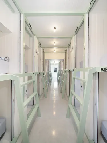 รูปภาพของEasy Monday Pool Capsule Hotel - Old Town Bangkok